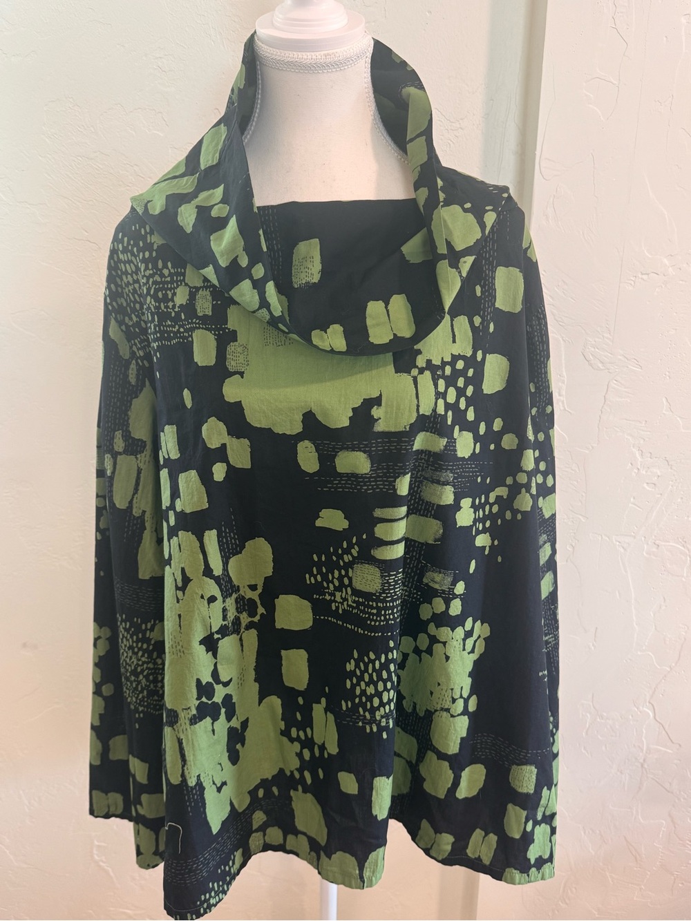 Bryn WALKER Abstract Green Black Cowl Neck Tunic Oversized Lagenlook Art to Wear